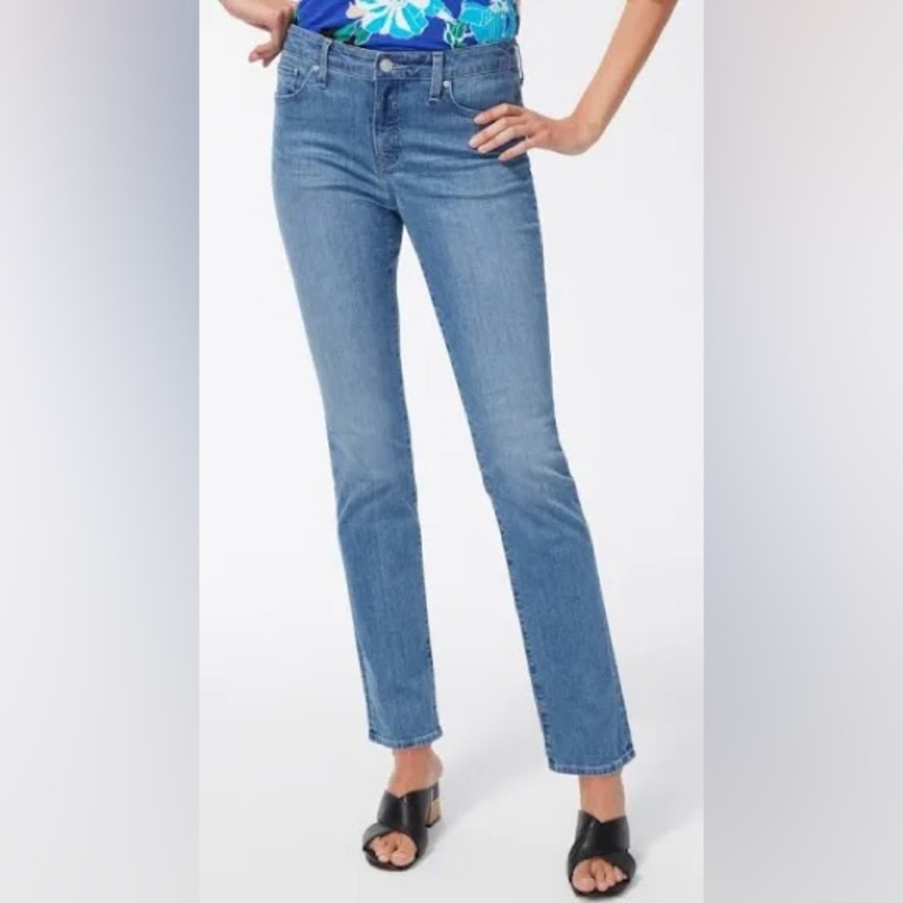 Chico's Straight Leg Jeans Light Wash Mid Rise Size 10 Short